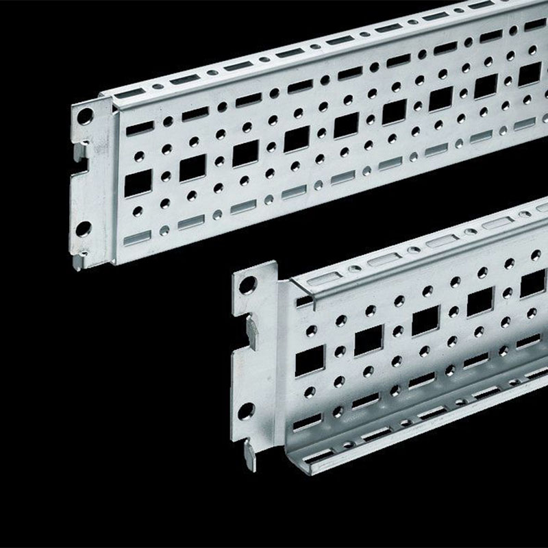 TS 8612060 带法兰冲孔轨，17 x 73 mm,用于内部安装平面：用于机柜宽度/深度：