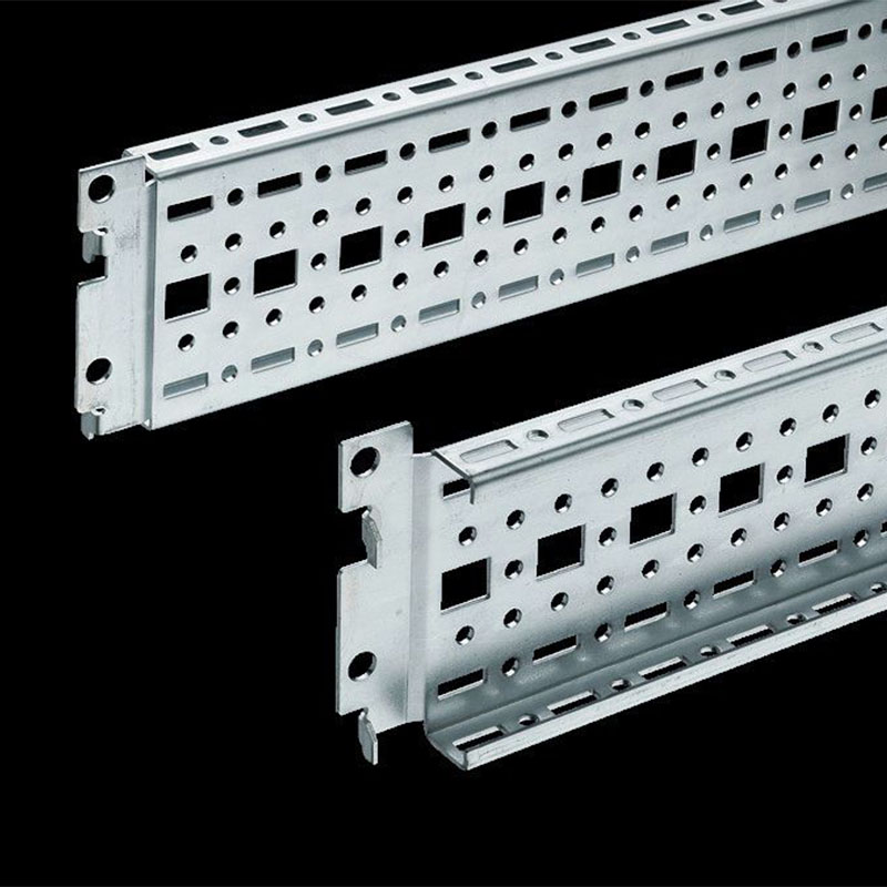 TS 8612040 带法兰冲孔轨，17 x 73 mm,用于内部安装平面：用于机柜宽度/深度：400 mm, 用于门宽度: 500 mm, 长度: 390 mmss