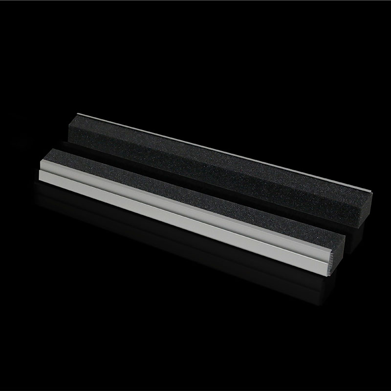 TS 8802060 型材,用于在中间导入电缆,用于 TS、VX SE、TP,适用宽度 = 600 mm